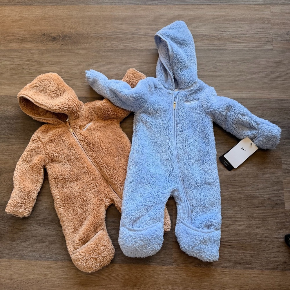 Nike Kids Fleece Footies in Blue and Tan